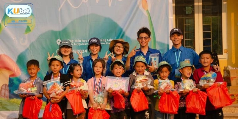 Các Hoạt Động Xã Hội Ku11 - Khẳng Định Sân Chơi Đáng Tin Rất nhiều điểm trường nhận được sự hỗ trợ của nhà cái